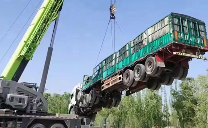 梅里斯达斡尔族区道路脱困救援案例